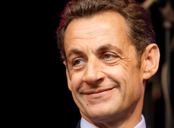 Саркози сравнили с Трампом из-за его заявлений в адрес мигрантов о предках Астерикса - Bloomberg