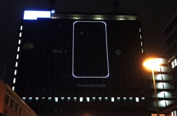 Google разместила на билбордах силуэт смартфона, который она покажет 4 октября