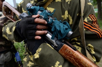 Неделя из жизни боевиков на Донбассе: Отказ воевать, обстрел собственных позиций и постановочный фильм