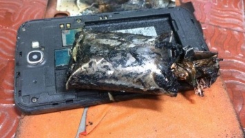 Смартфон Samsung загорелся во время полета в самолете