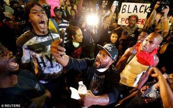 В сети появилось видео убийства чернокожего, спровоцировавшее массовые беспорядки в американском Шарлотт