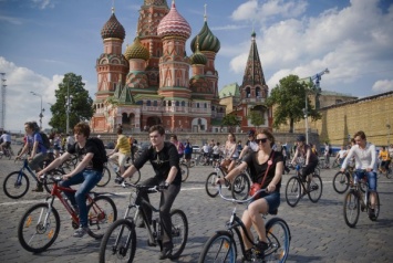 Участниками велопарада в Москве стали около 15 тысяч человек