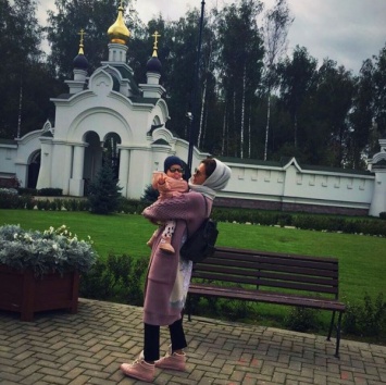 Екатерина Климова поделилась фотографией младшей дочери Бэллы