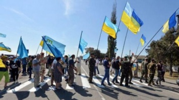 Украинские активисты меджлиса открыли границу с Крымом