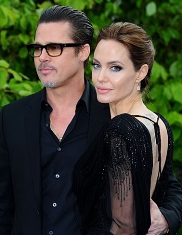 Анджелина Джоли блокирует звонки Брэда Питта