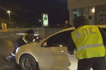 В Таганроге водитель Honda сбил пешехода и инспектора ДПС