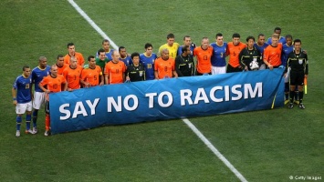 ФИФА распустила комиссию по борьбе с расизмом