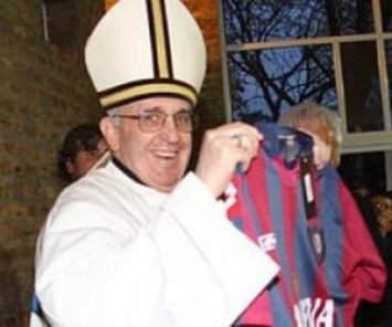 Папа Римский получил футболку с автографом Марио Балотелли