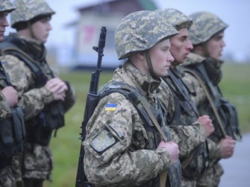 П.Порошенко подписал указ о демобилизации военных шестой волны (дополнено)