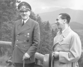 Норман Оливер написал книгу о наркозависимости Адольфа Гитлера