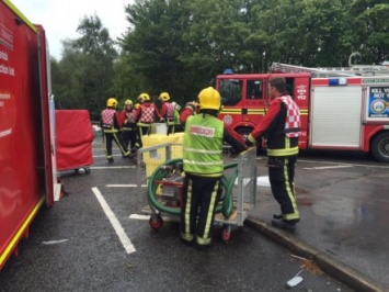 Минимум пять человек пострадали в Англии в результате аварии грузовика с кислотой