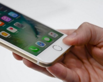 Жители России потратили на iPhone 7 более двух миллиардов рублей