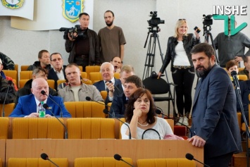 Сессия Николаевского облсовета: в зале чуть не подрались депутаты-"оппозиционеры" и участники АТО