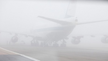 В Пскове самолет выехал за взлетную полосу из-за тумана