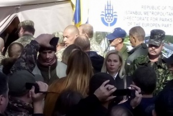 В Одессе с перепалками и бранью установили приемную народного депутата Украины (ВИДЕО, ФОТО)