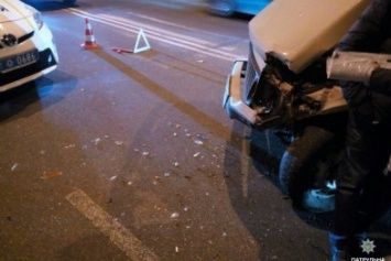 В Херсоне пьяный водитель ВАЗа вылетел на "встречку" и столкнулся с Mitsubishi Lancer (фото)