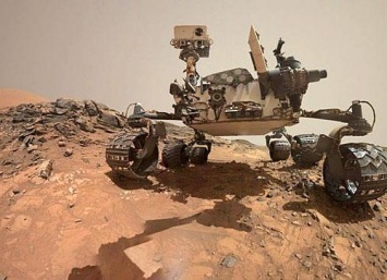 Curiosity заметил на поверхности Марса золотые украшения