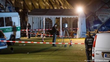 Полиция в Берлине застрелила напавшего с ножом на соседа беженца