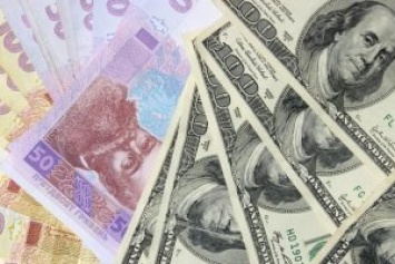 НБУ укрепил официальную гривню к доллару и евро