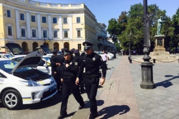 Одесских копов посреди улицы обругал водитель