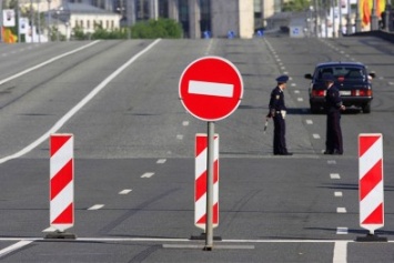 На Николаевщине перекрыли часть дороги в районе Вознесенска из-за аварийной ситуации на коллекторе