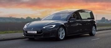 RemetzCar выпустила первый в мире катафалк марки Tesla Model S