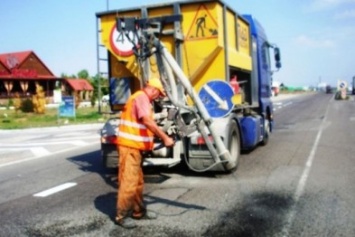 С начала года в Херсонской области отремонтировано почти 100 тыс. кв м дорог