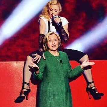 Мадонна опубликовала в Instagram свое обнаженное фото в поддержку Клинтон