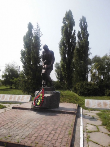 Реконструируют мемориал жертвам Миргородской трагедии