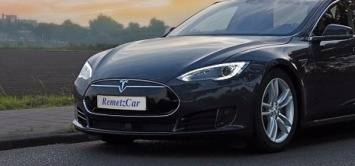 Седан Tesla Model S превратили в катафалк