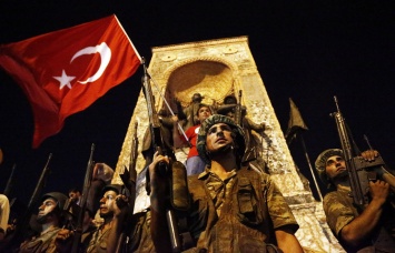 Совет безопасности Турции предложил продлить чрезвычайное положение