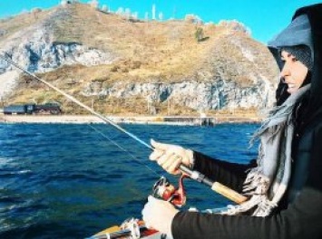 Ирина Дубцова сходила на рыбалку во время концертного тура по Сибири