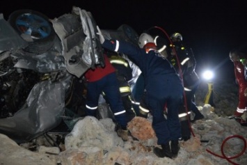 В Севастополе легковой автомобиль сорвался с высоты 20-ти метрового обрыва (ФОТО)