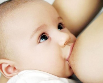Ученые: Кормление грудью улучшает здоровье матери
