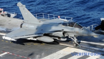 Франция ударила по ИГИЛ с авианосца «Шарль де Голль»
