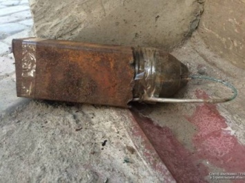 Неизвестные подбросили взрывчатку под ворота дома на Тернопольщине