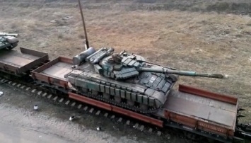 Из России в Свердловск прибыли танки и грузовики с зенитными установками