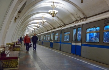 На синей ветке московского метро вспыхнул пожар