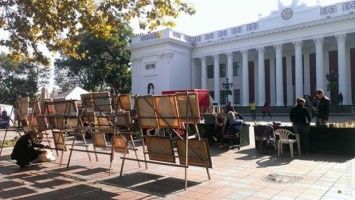 Вместо шашлыков: на Думской площади теперь обосновался филиал Соборки