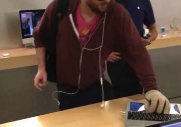 Недовольный француз разбил десяток iPhone в Apple Store