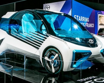 Toyota продемонстрировала свой водородный автомобиль на выставке в Париже
