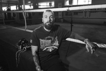 Шотландский боксер умер после полученных в ринге травм