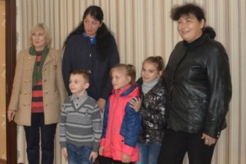 Многодетная семья из Макеевки получила квартиру в Доброполье