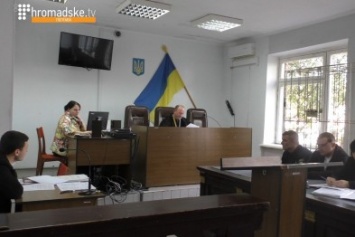 Председатель районного суда Полтавы судится с патрульными полицейскими и требует их оплатить ему адвоката (ВИДЕО)