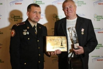 Врач, спасший тонувшего мальчика в Бердянске, получил Специальную награду