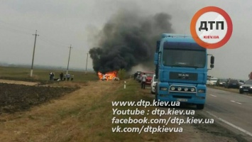 ДТП на трассе Одесса - Киев: авто с хасидами слетело с дороги и сгорело