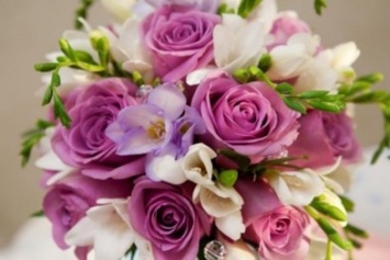 Херсонские власти в сентябре на букеты цветов потратили более 5 тыс. гривен