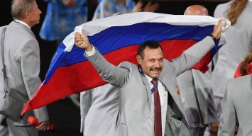 Паралимпийский флаг России вернулся из Рио на родину