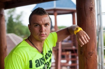 Бывший участник «Дома-2» Антон Гусев показал нос после операции