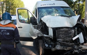 В ДТП с маршруткой в Москве пострадали три пассажира
